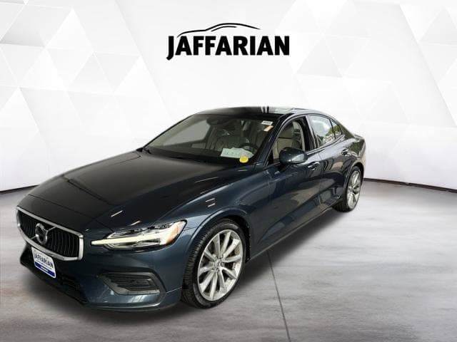 2020 Volvo S60 Momentum — photo 1 of 10