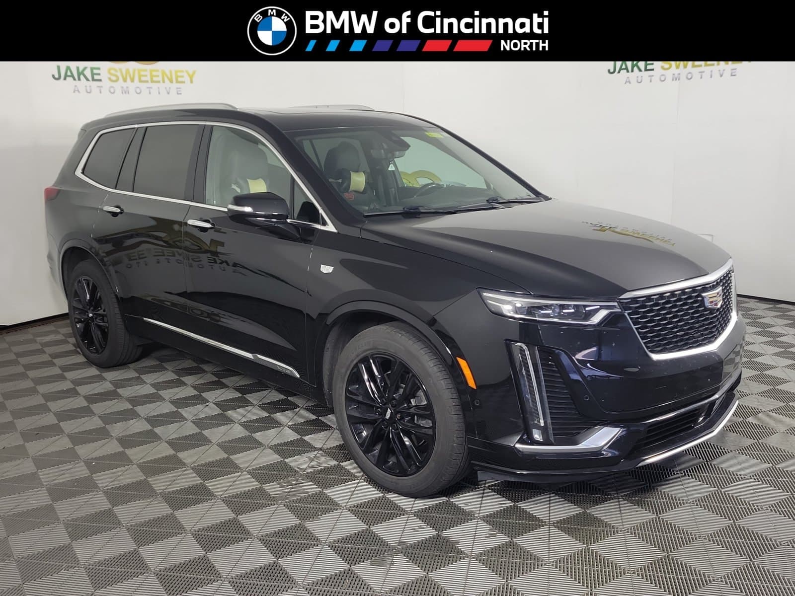 2022 Cadillac XT6 Premium Luxury — photo 1 of 8