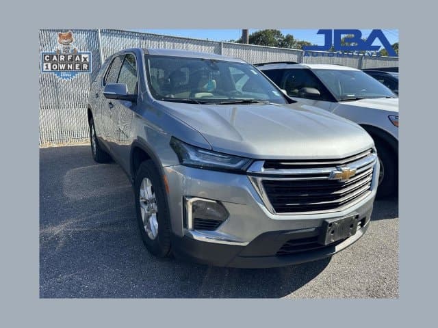 2023 Chevrolet Traverse LS — photo 1 of 7