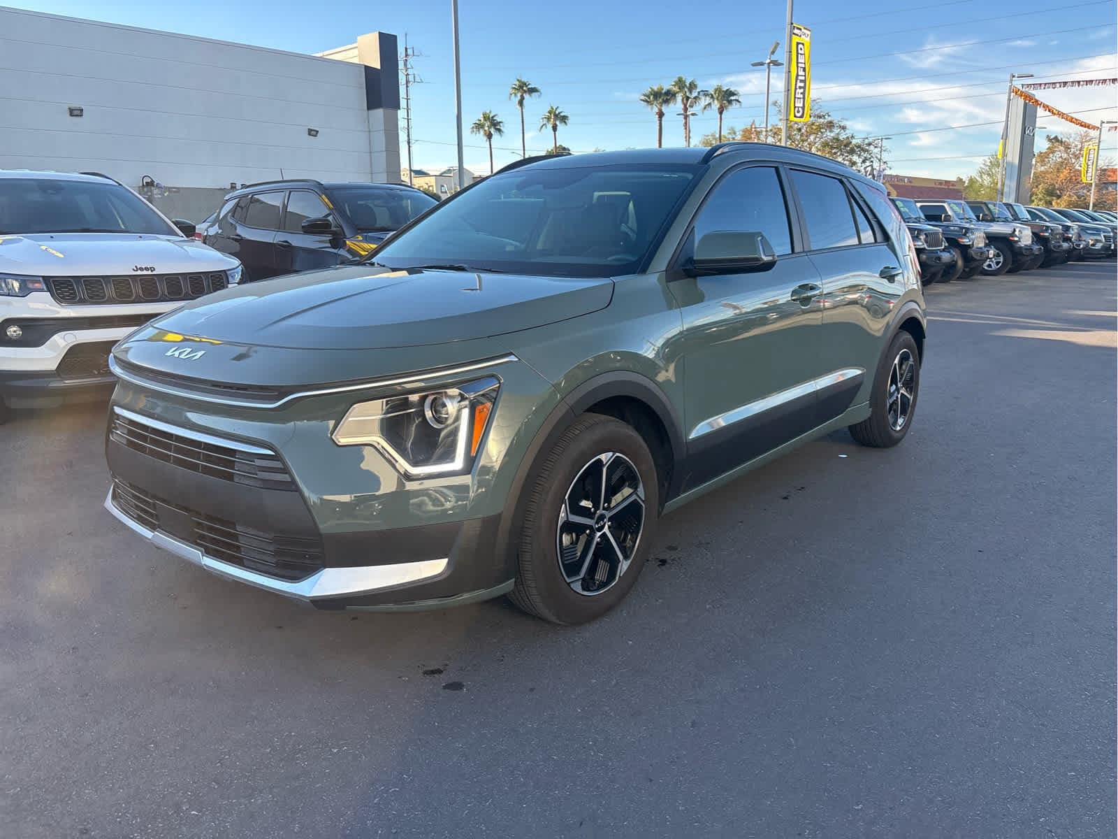 2025 Kia Niro EX — photo 1 of 15
