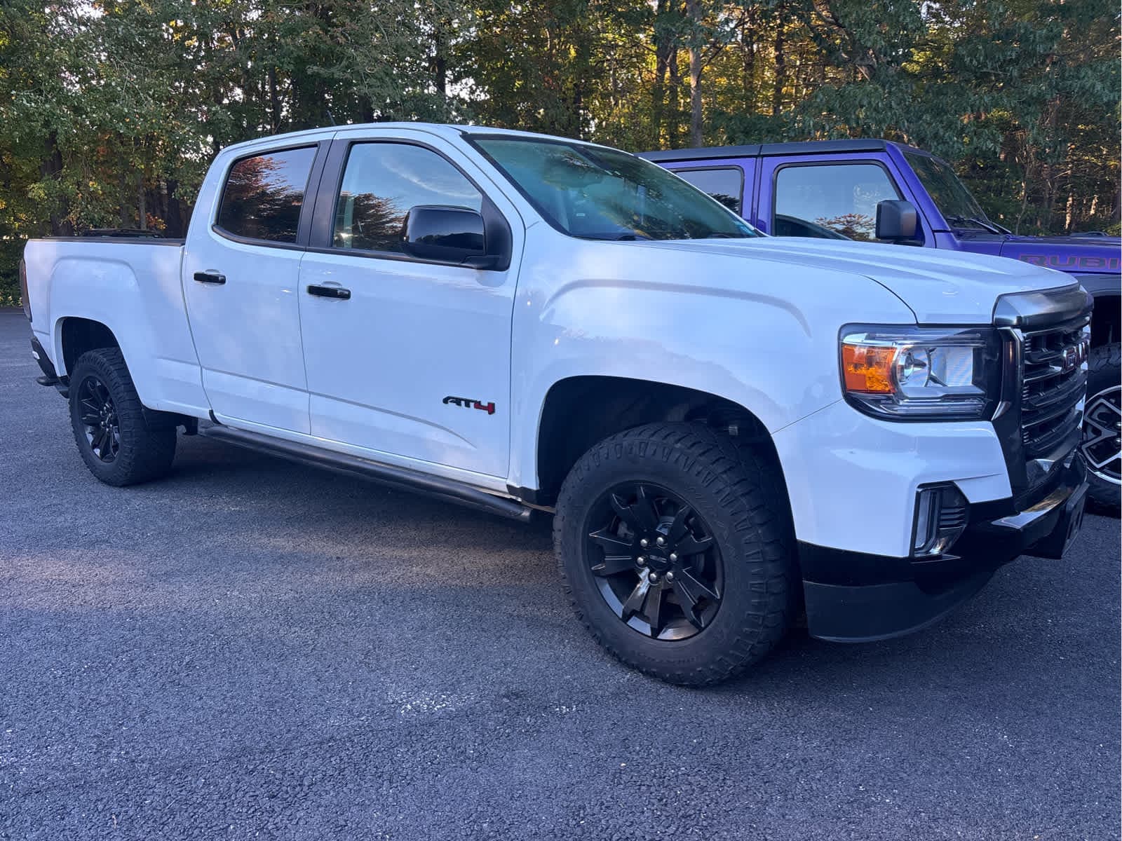 2022 GMC Canyon Base — photo 1 of 4