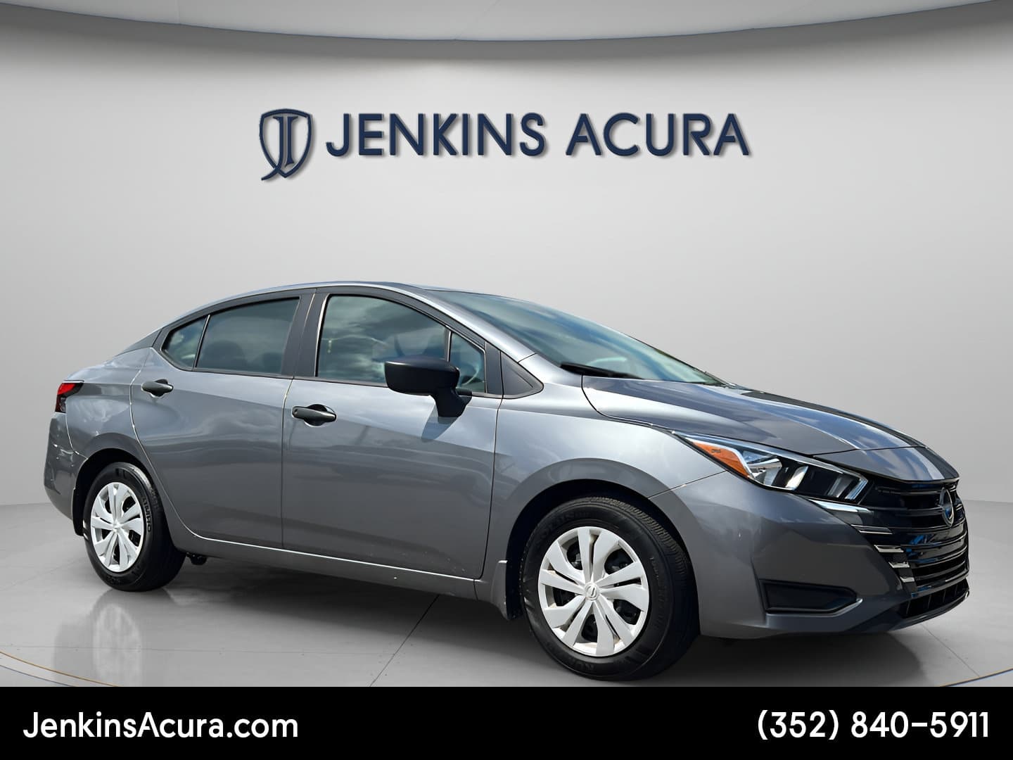 2024 Nissan Versa Base — photo 1 of 24