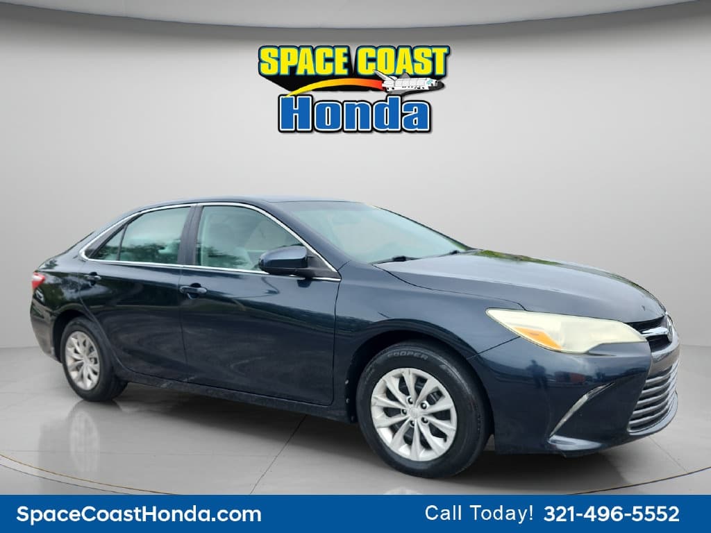 2015 Toyota Camry LE — photo 1 of 36