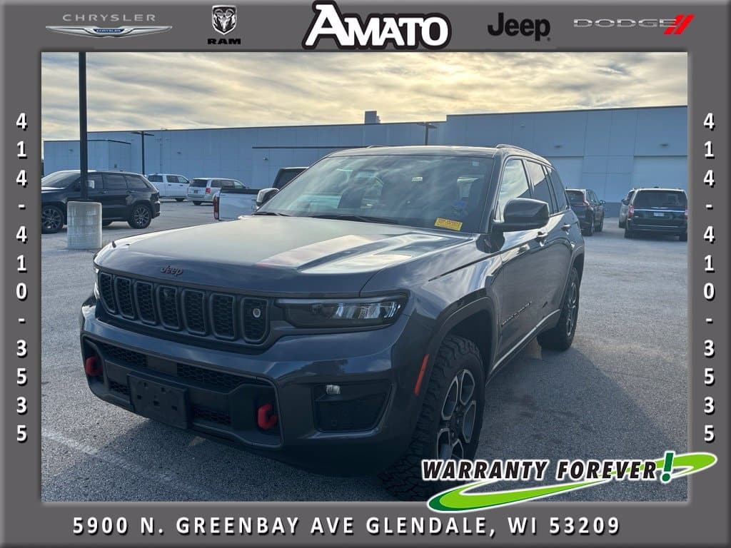 2022 Jeep Grand Cherokee Trailhawk — photo 1 of 7