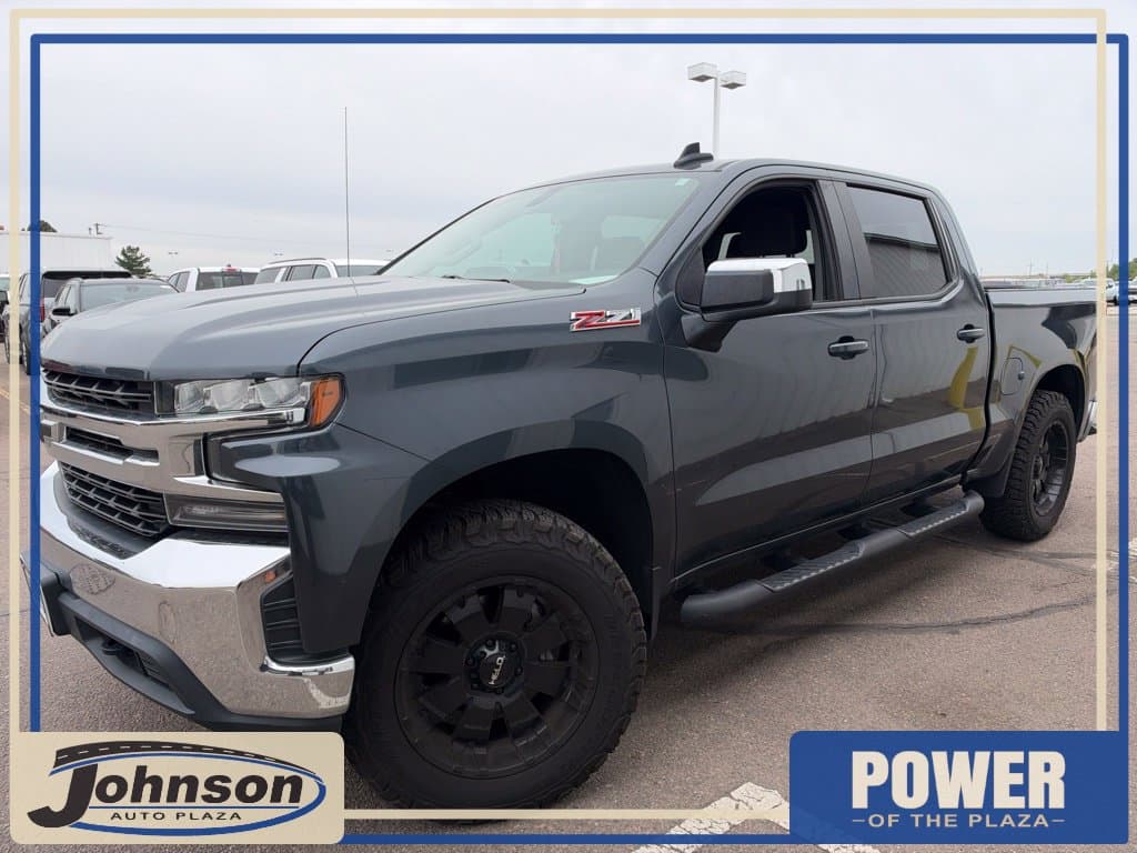 2020 Chevrolet Silverado 1500 LT — photo 1 of 3