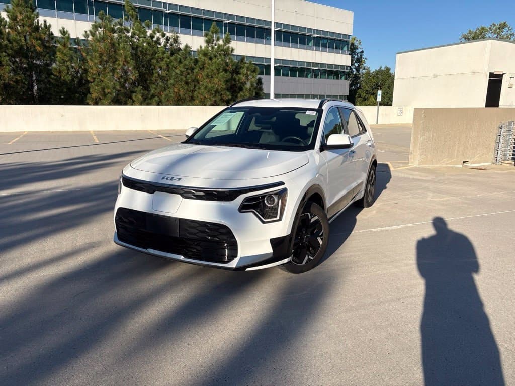 2023 Kia Niro EV Wind — photo 1 of 24
