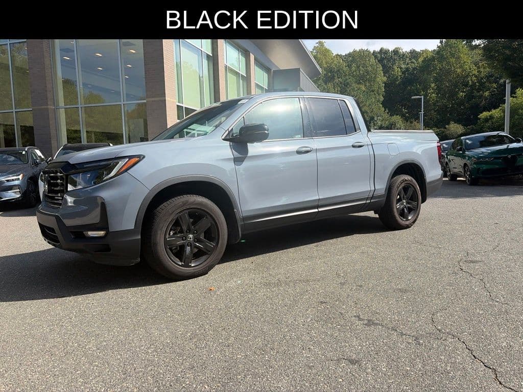 2023 Honda Ridgeline Black Edition — photo 1 of 10