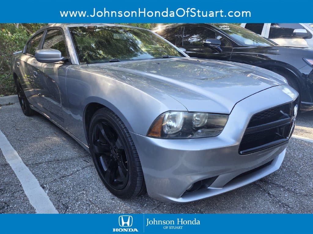 2014 Dodge Charger SXT — photo 1 of 5