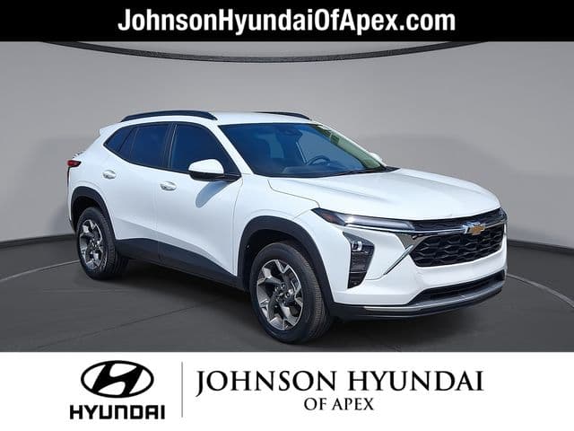 2025 Chevrolet Trax LT — photo 1 of 29