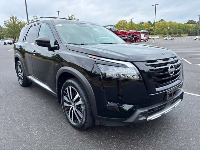 2025 Nissan Pathfinder Platinum — photo 1 of 26