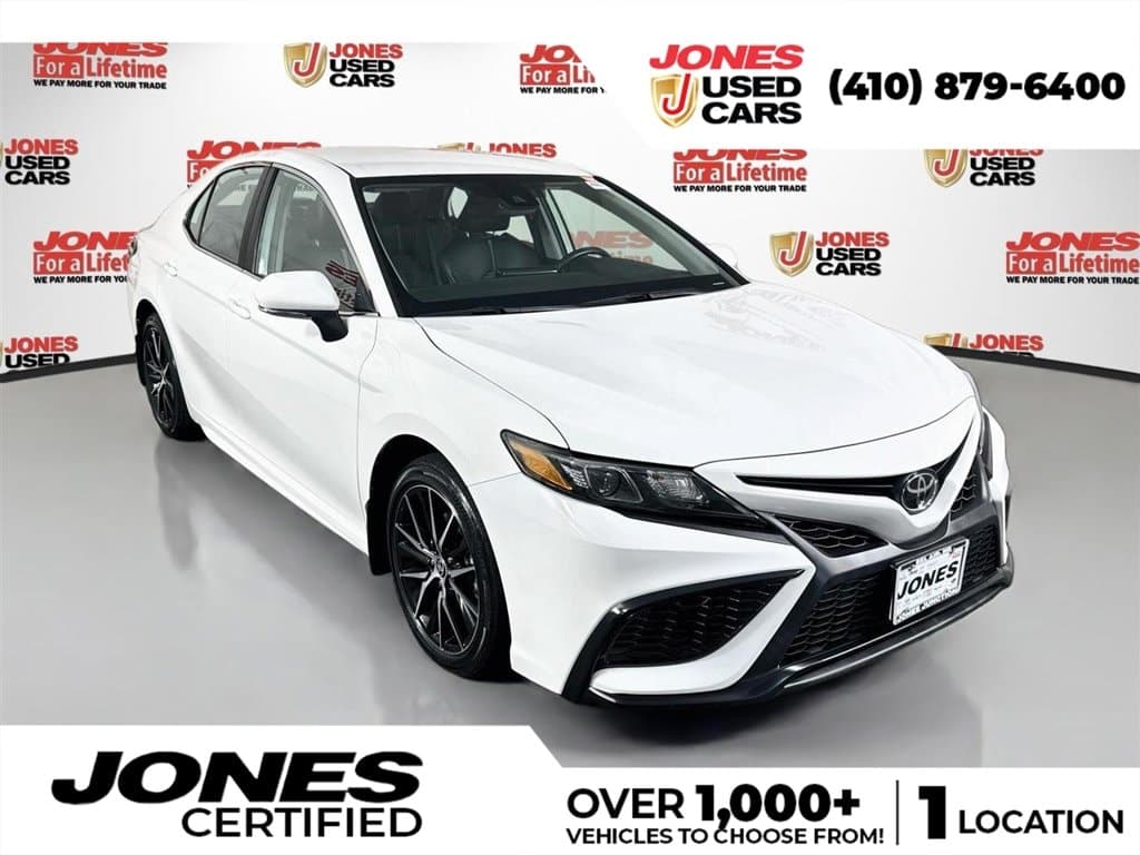 2024 Toyota Camry SE — photo 1 of 32