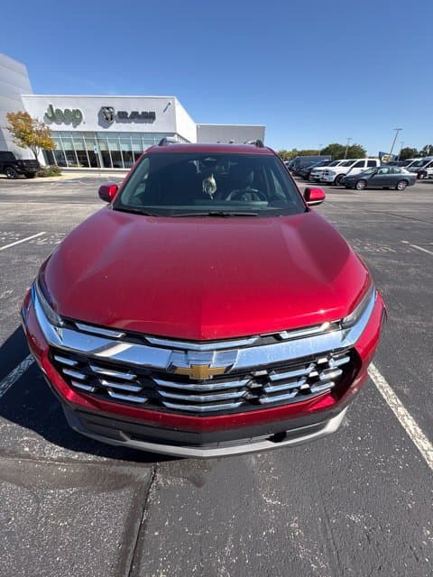 2025 Chevrolet Equinox FWD LT — photo 1 of 7