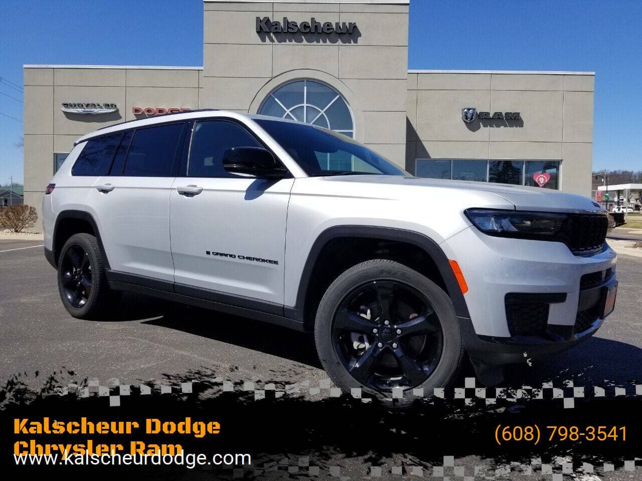 2022 Jeep Grand Cherokee L Altitude — photo 1 of 37
