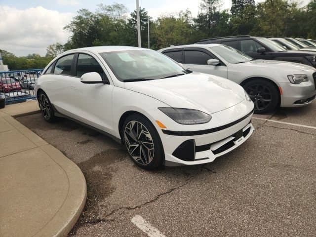 2025 Hyundai IONIQ 6 SEL — photo 1 of 11