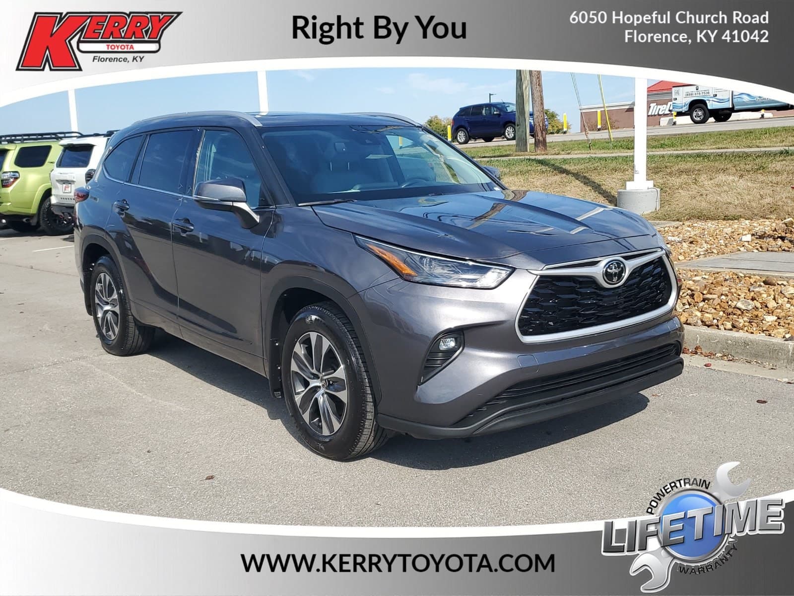2022 Toyota Highlander XLE — photo 1 of 34