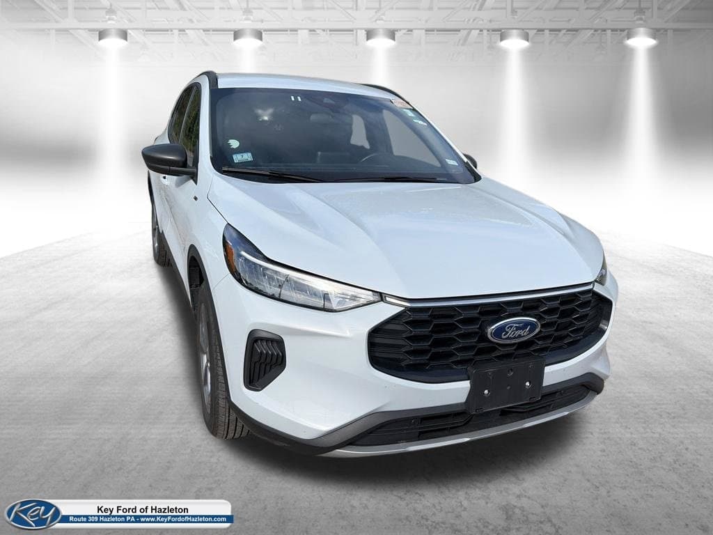 2025 Ford Escape ST-Line — photo 1 of 29