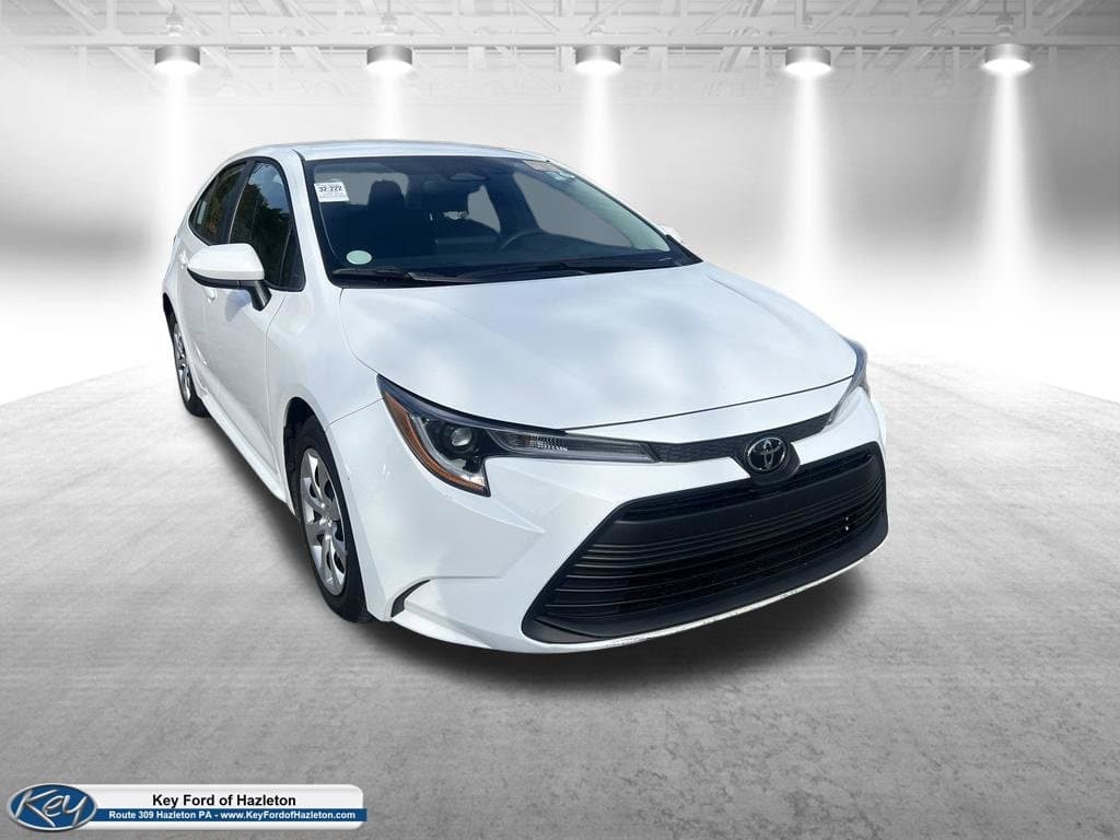 2025 Toyota Corolla LE — photo 1 of 30