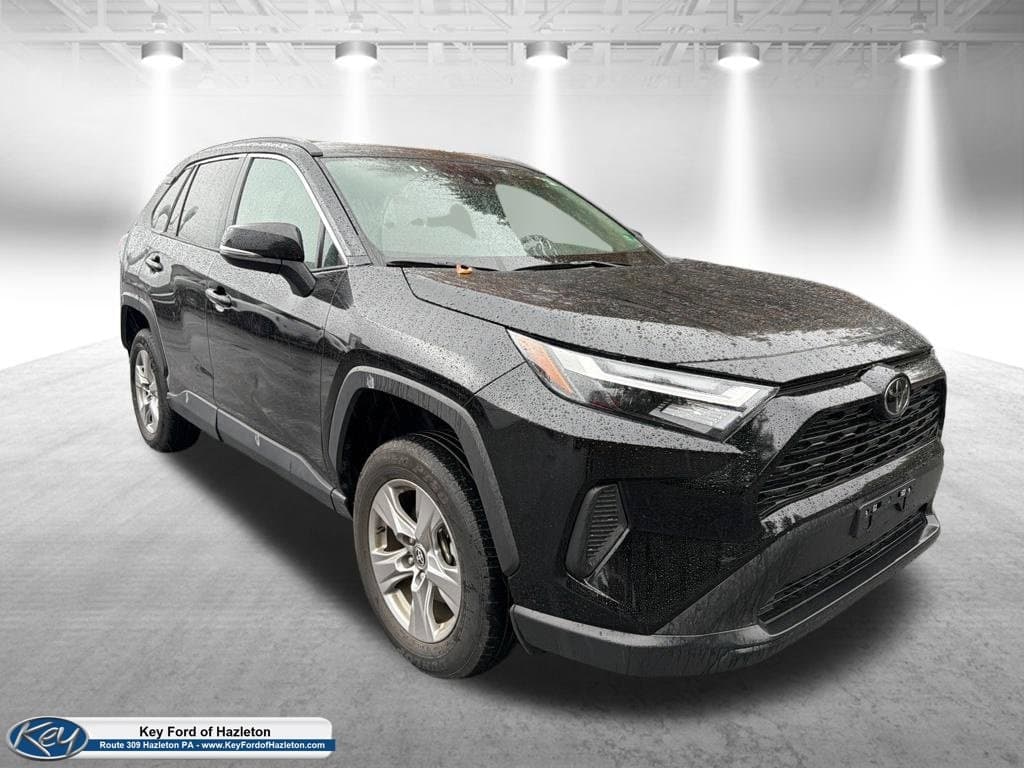 2025 Toyota RAV4 XLE — photo 1 of 31