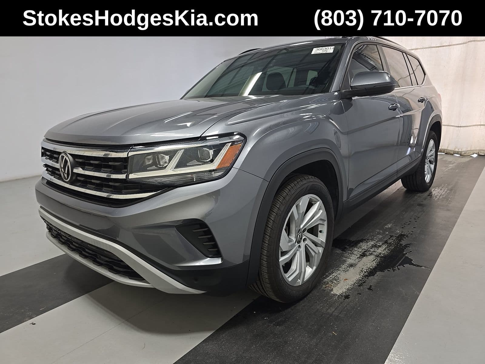 2023 Volkswagen Atlas 3.6L V6 SE w/Technology — photo 1 of 6