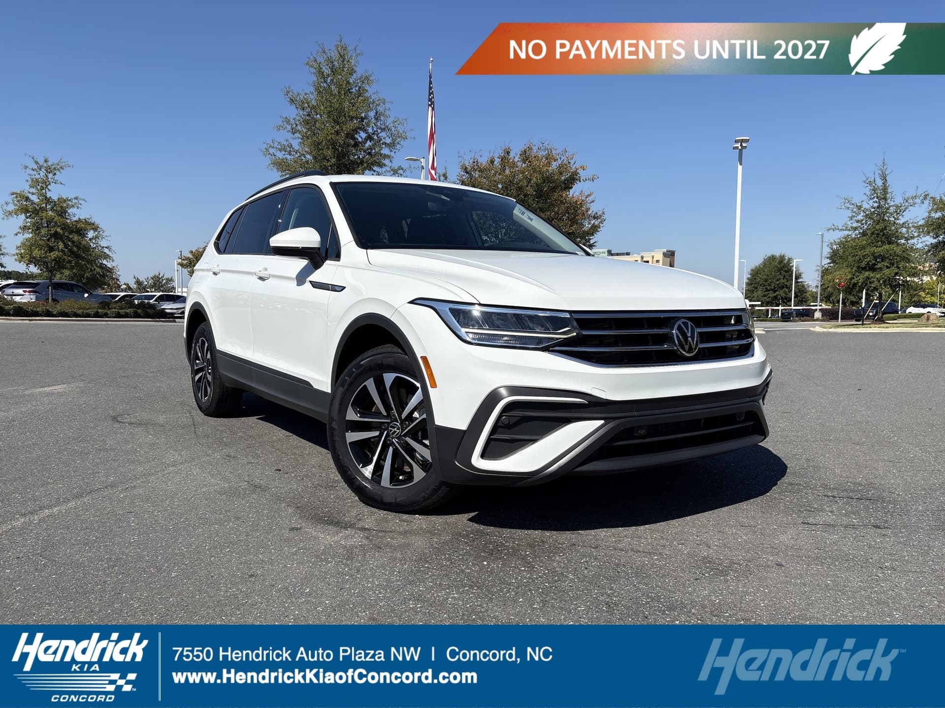 2023 Volkswagen Tiguan S — photo 1 of 37