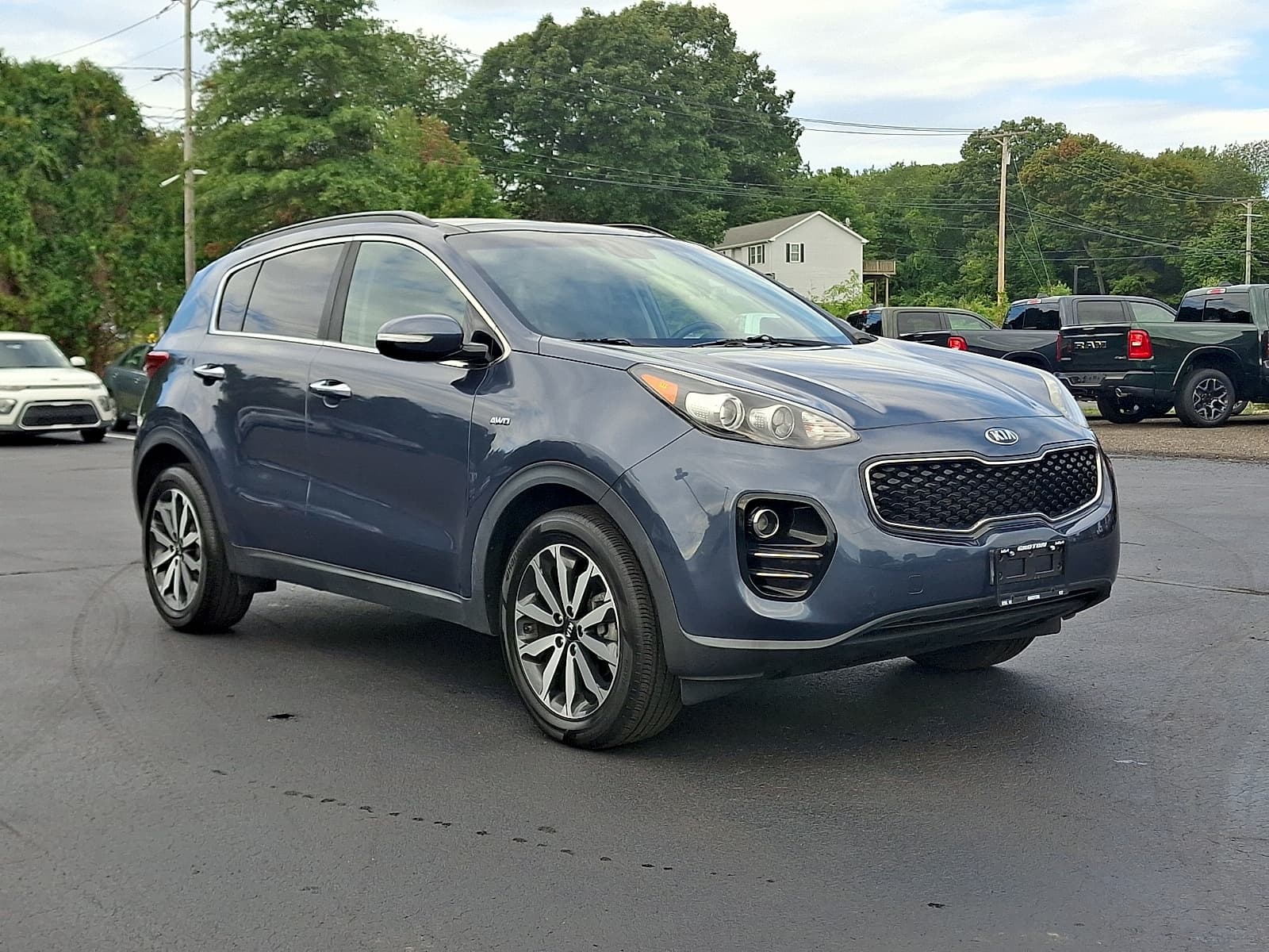 2018 Kia Sportage EX — photo 1 of 32