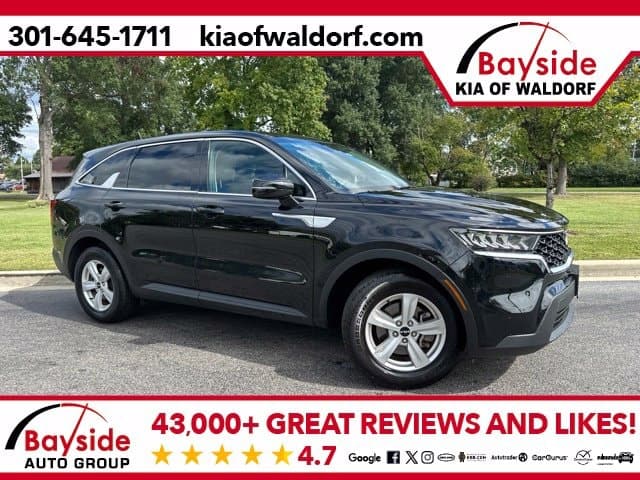 2023 Kia Sorento LX — photo 1 of 40