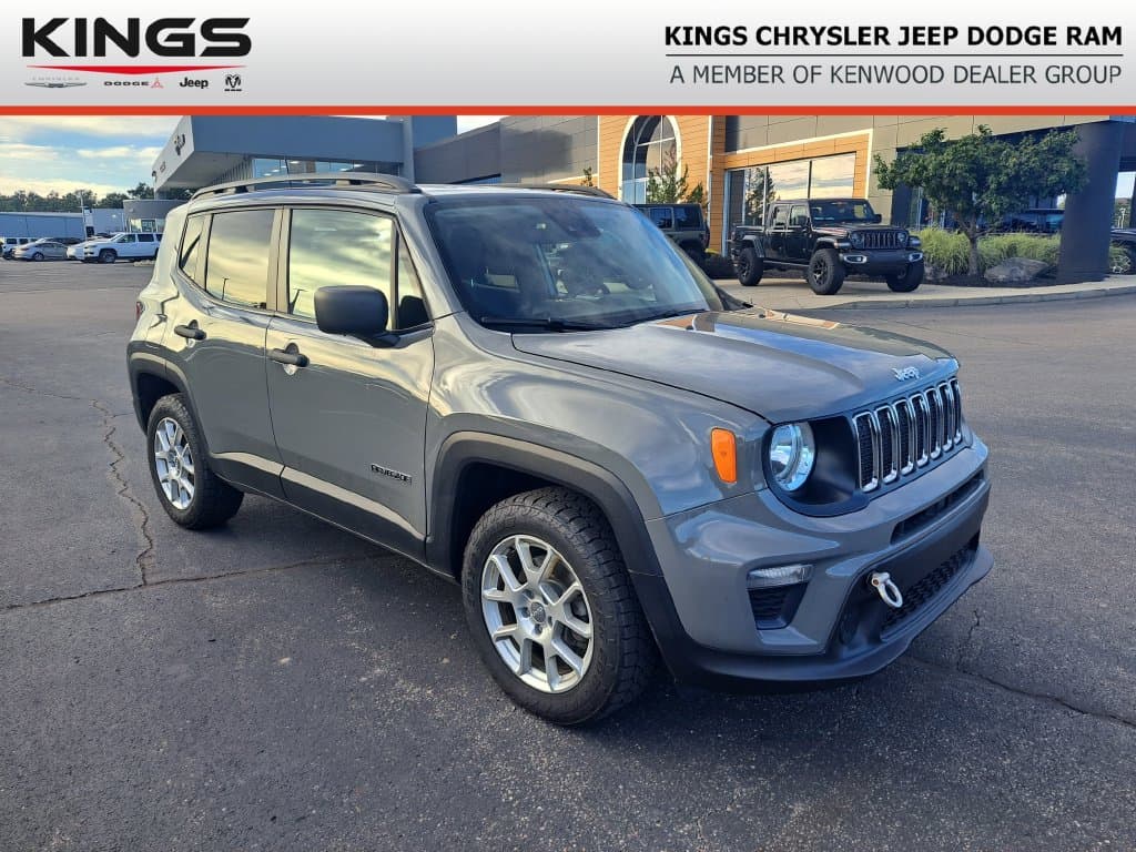 2021 Jeep Renegade Latitude — photo 1 of 19