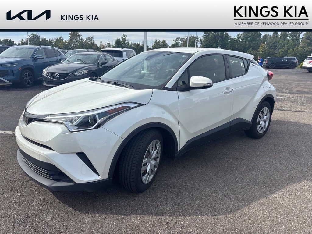 2019 Toyota C-HR LE — photo 1 of 11