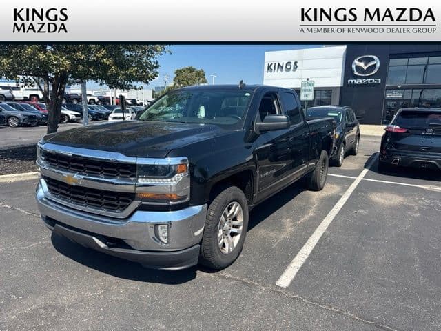 2017 Chevrolet Silverado 1500 LT — photo 1 of 5