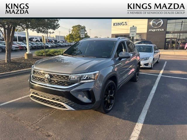 2023 Volkswagen Taos SE — photo 1 of 3