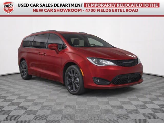 2020 Chrysler Pacifica Touring L Plus — photo 1 of 10