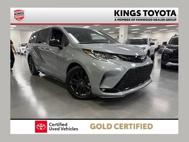 2025 Toyota Sienna XSE — photo 1 of 33