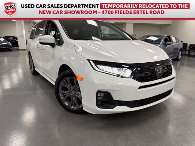 2025 Honda Odyssey Touring — photo 1 of 34