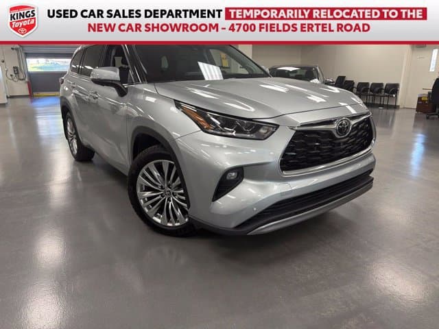 2024 Toyota Highlander Platinum — photo 1 of 34