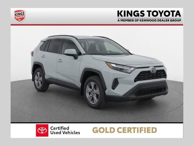 2022 Toyota RAV4 XLE — photo 1 of 13