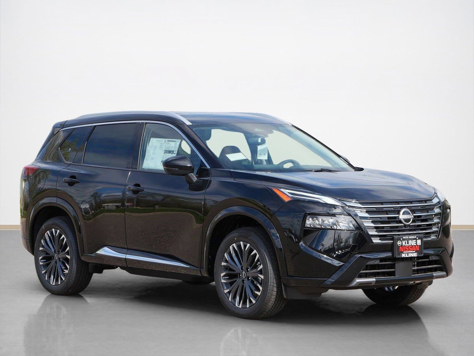 2026 Nissan Rogue Platinum — photo 1 of 10