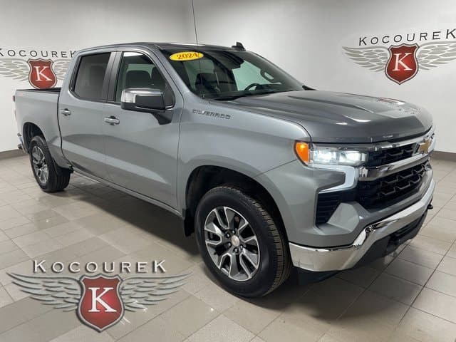 2024 Chevrolet Silverado 1500 LT — photo 1 of 33