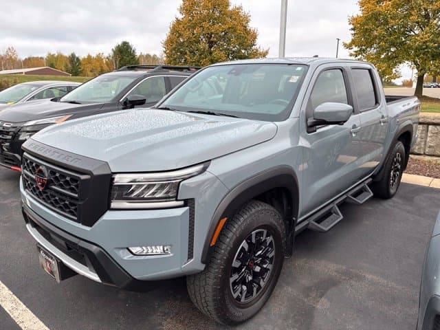 2023 Nissan Frontier PRO-4X — photo 1 of 6