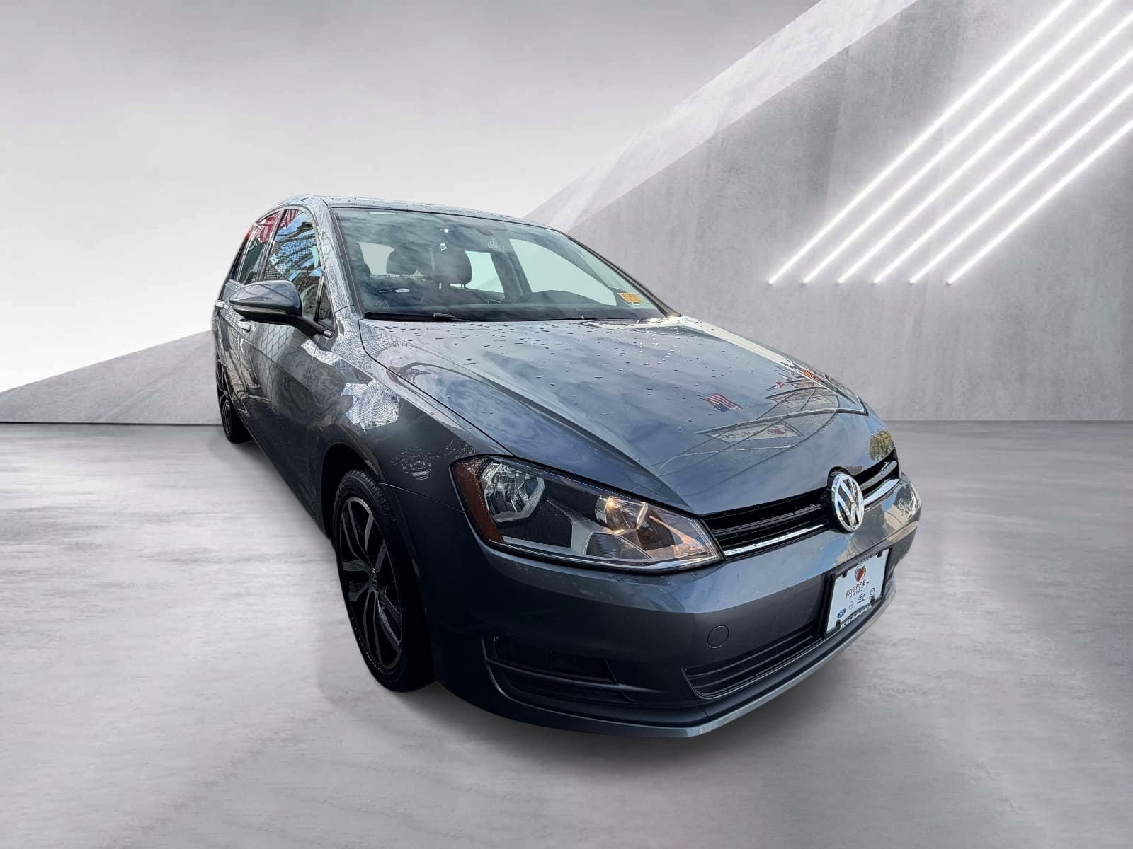 2015 Volkswagen Golf TSI SE — photo 1 of 41