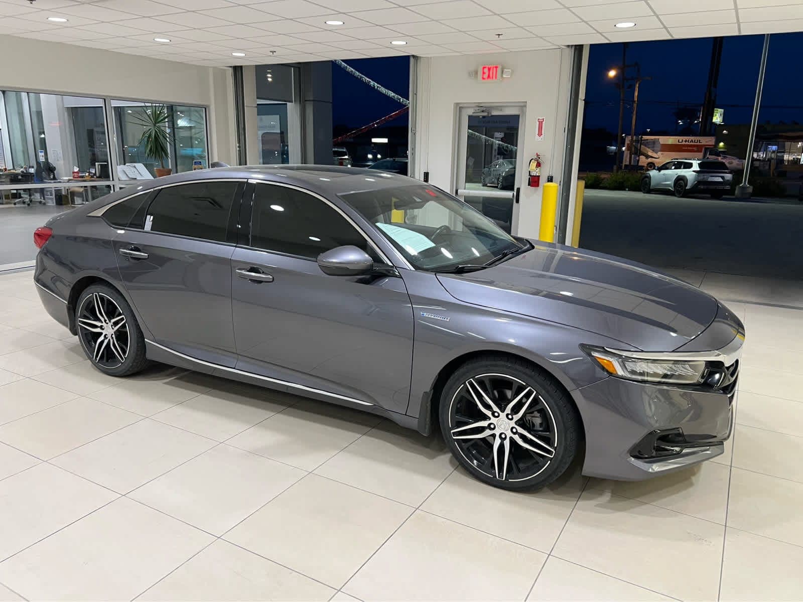 2022 Honda Accord Hybrid Touring — photo 1 of 20