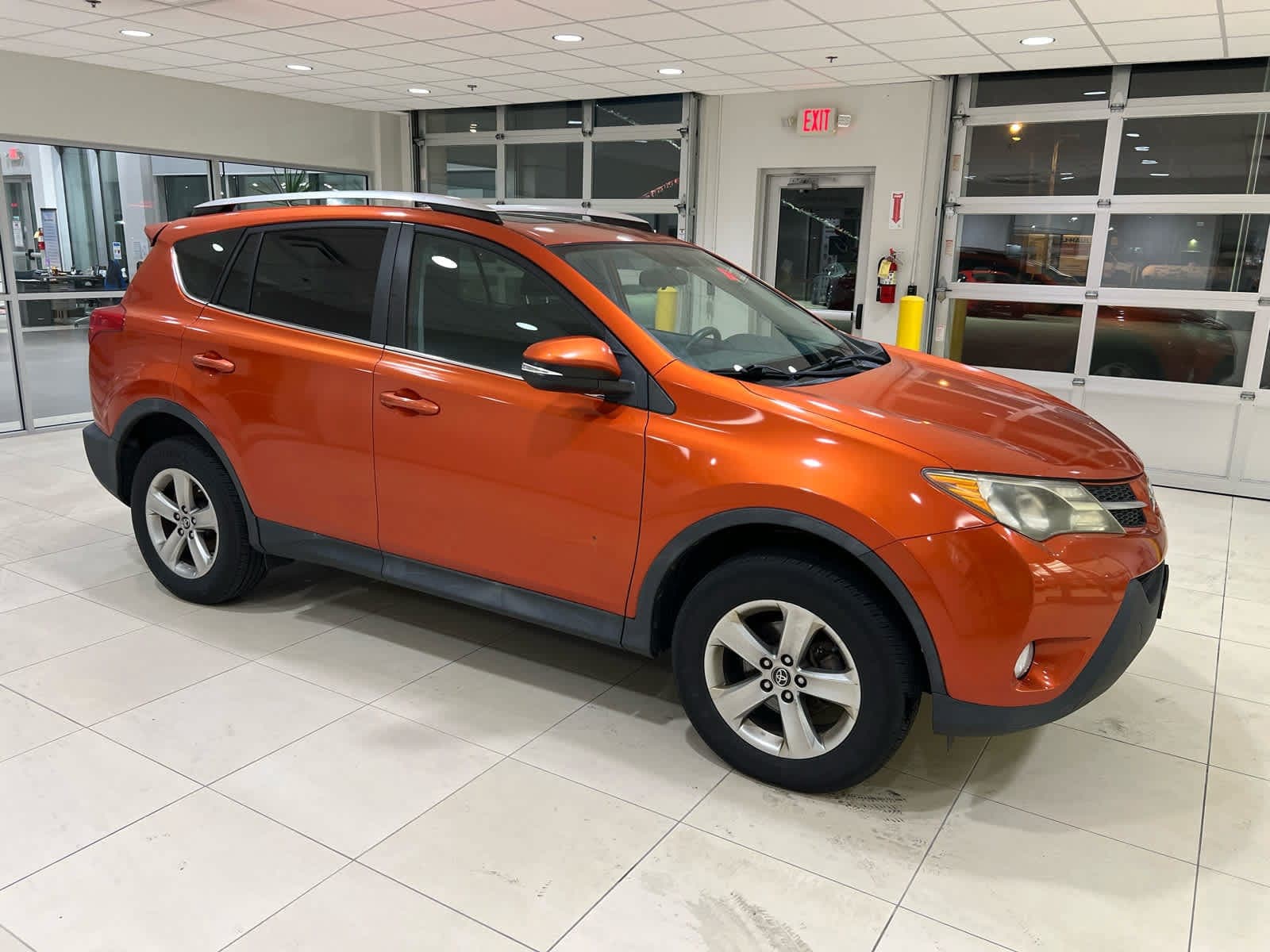 2015 Toyota RAV4 XLE — photo 1 of 16
