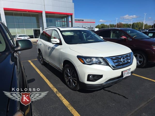 2018 Nissan Pathfinder Platinum — photo 1 of 21