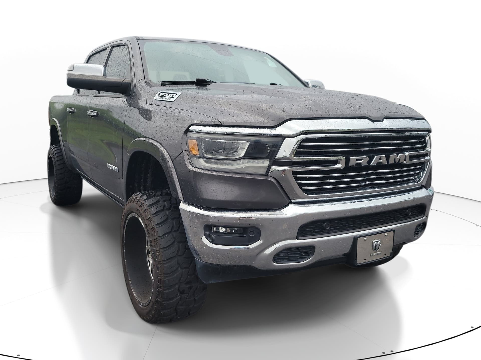 2020 RAM 1500 Laramie — photo 1 of 10