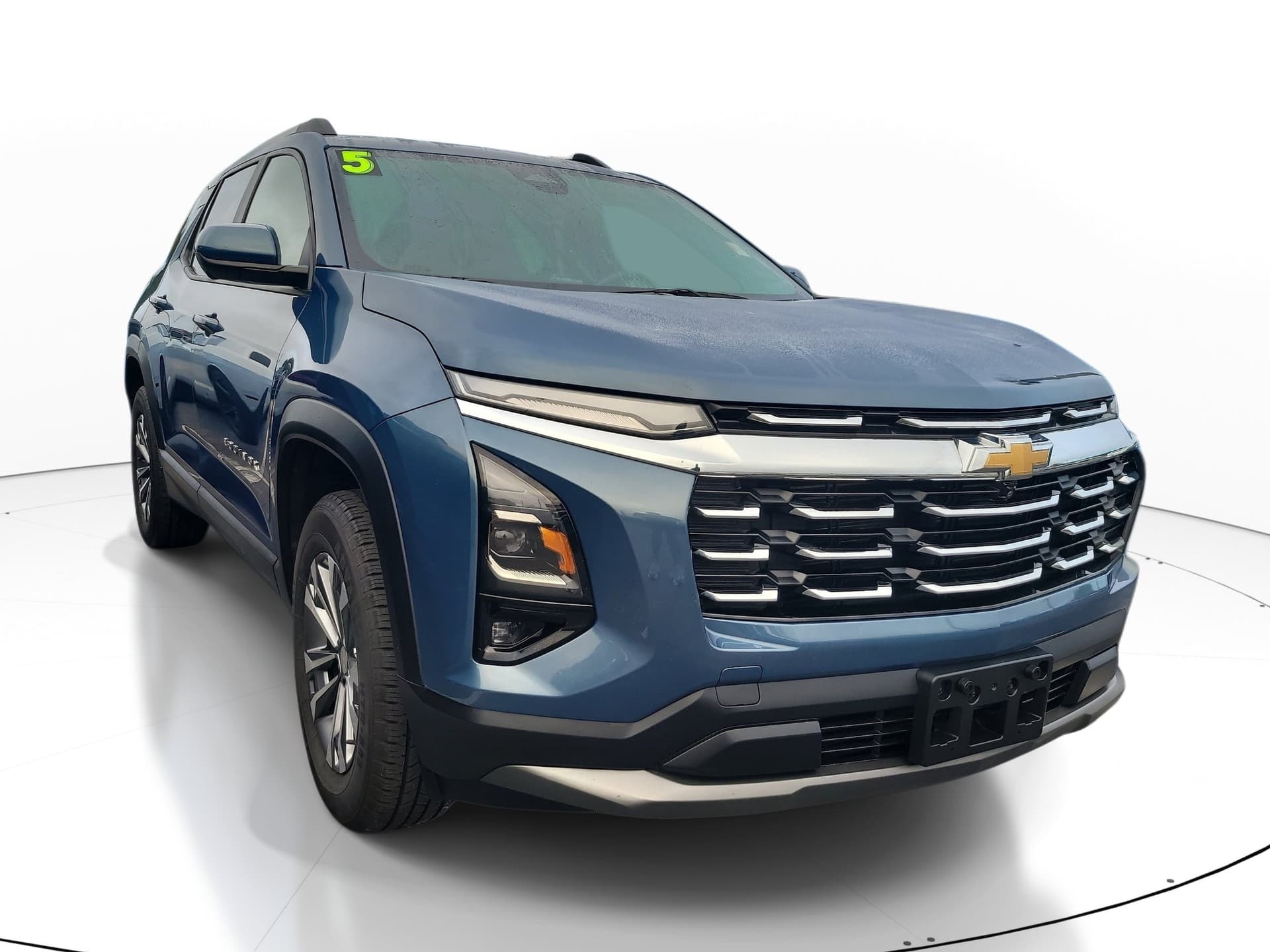 2025 Chevrolet Equinox FWD LT — photo 1 of 10