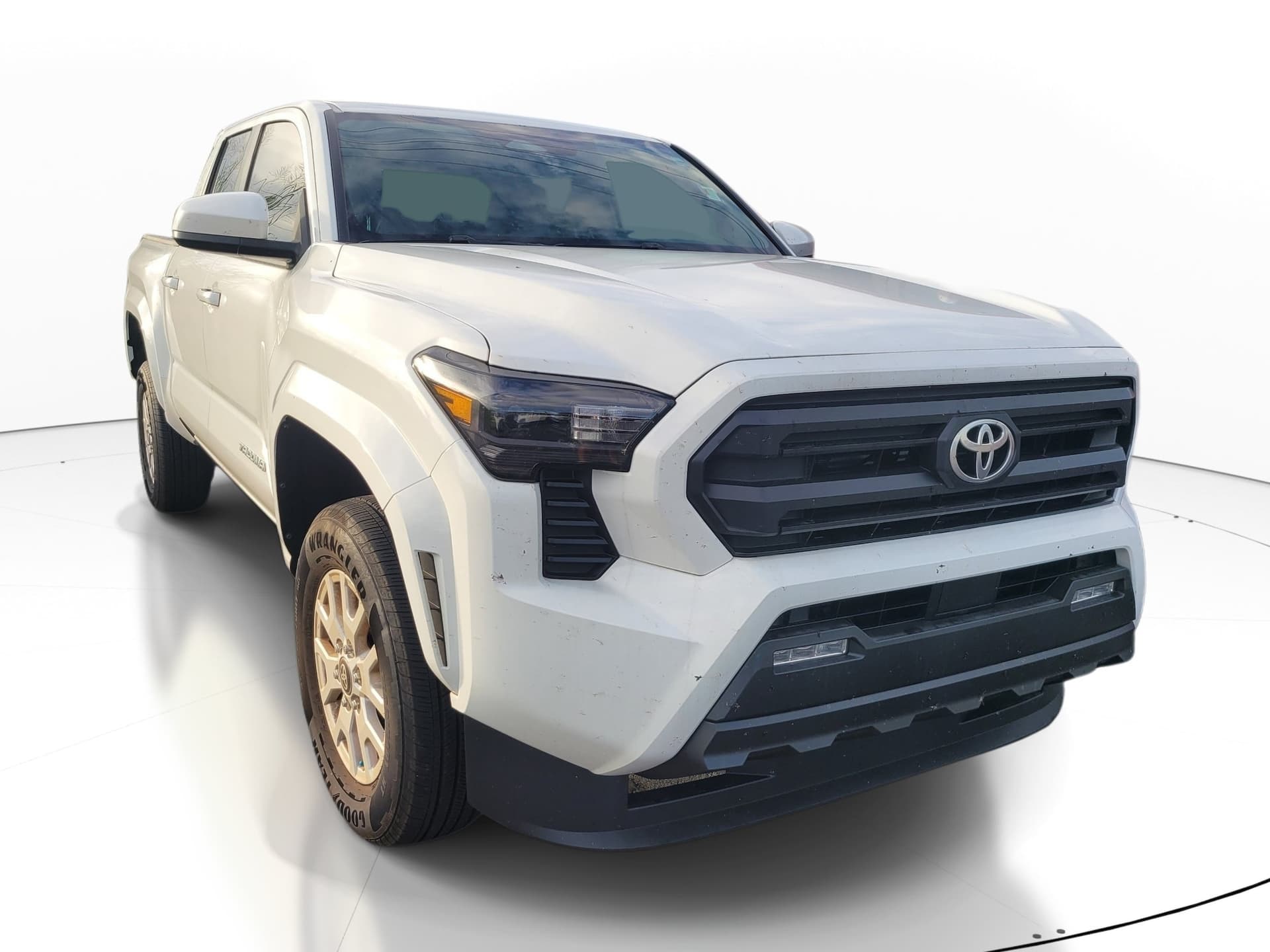 2025 Toyota Tacoma 2WD SR5 — photo 1 of 10