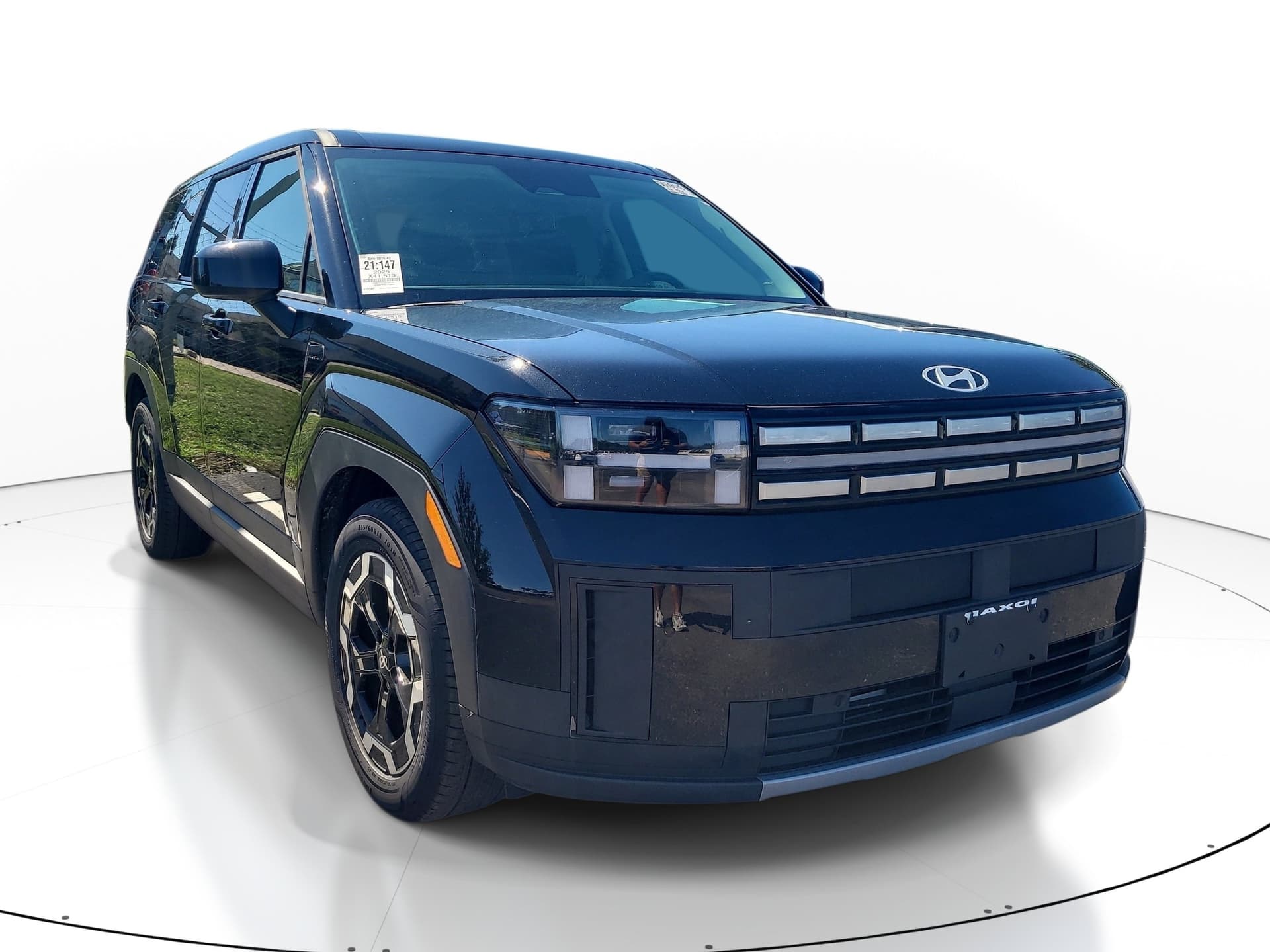 2025 Hyundai Santa Fe SE — photo 1 of 10