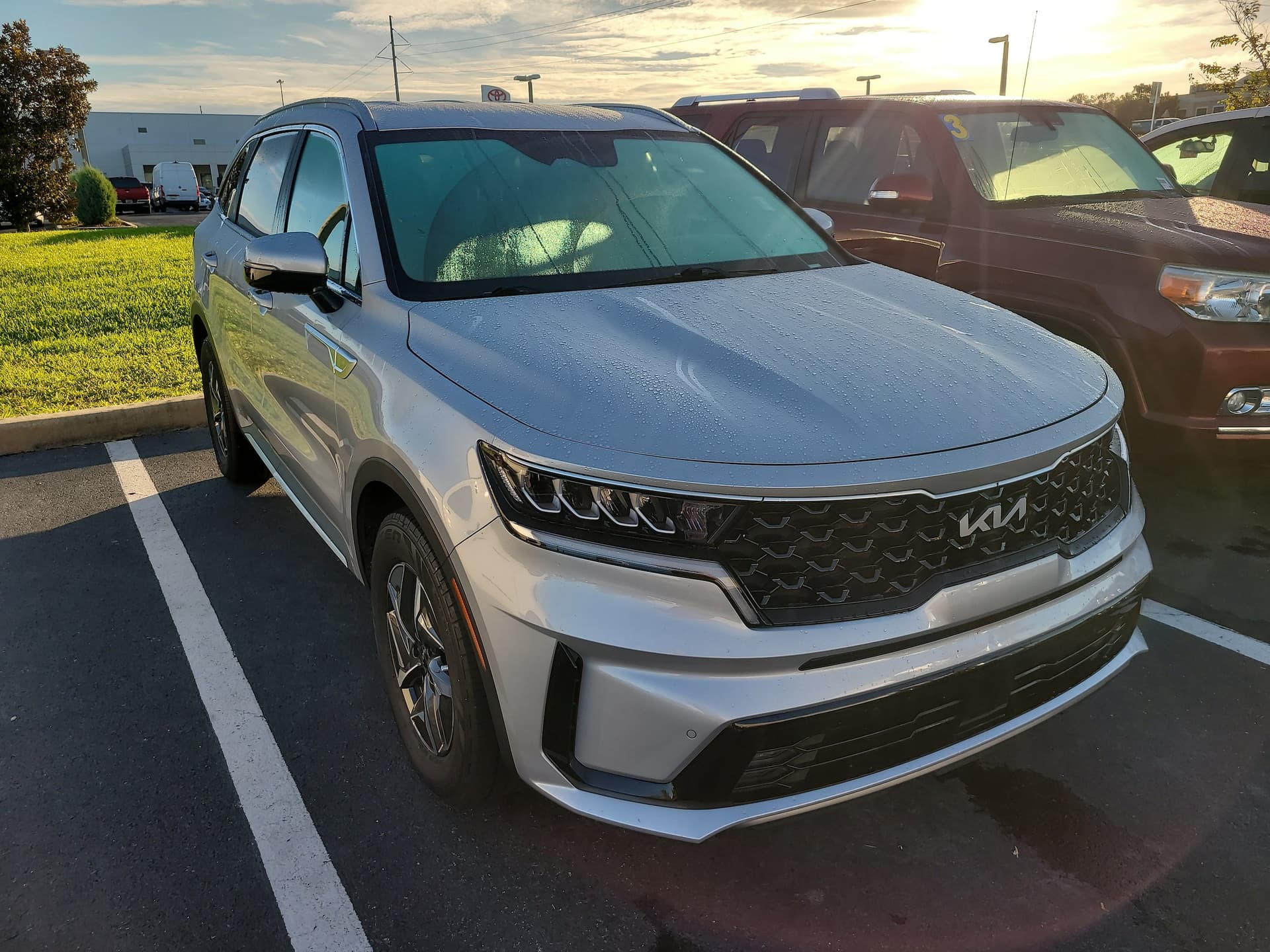 2023 Kia Sorento Hybrid EX — photo 1 of 10