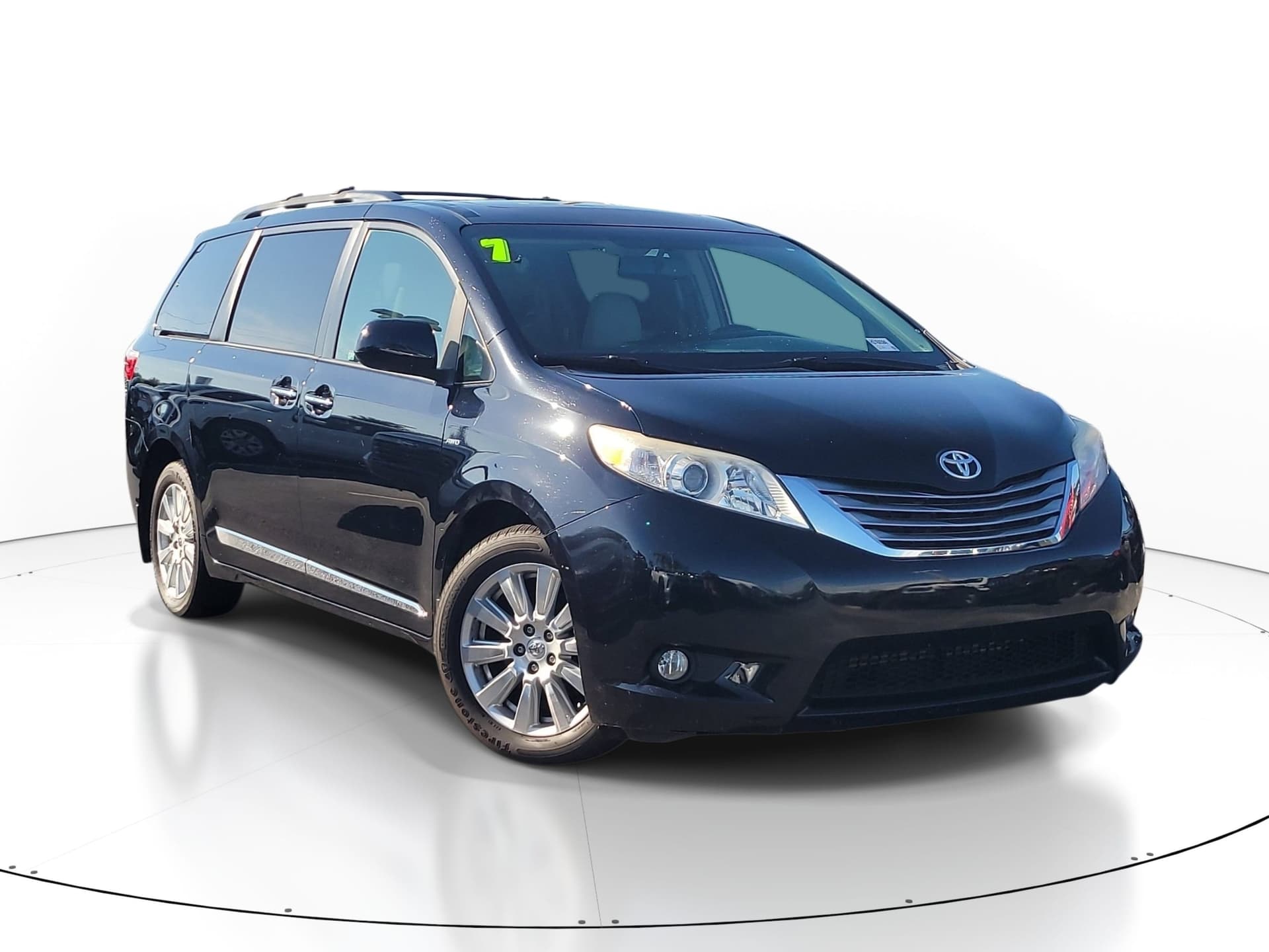2017 Toyota Sienna XLE Premium — photo 1 of 31