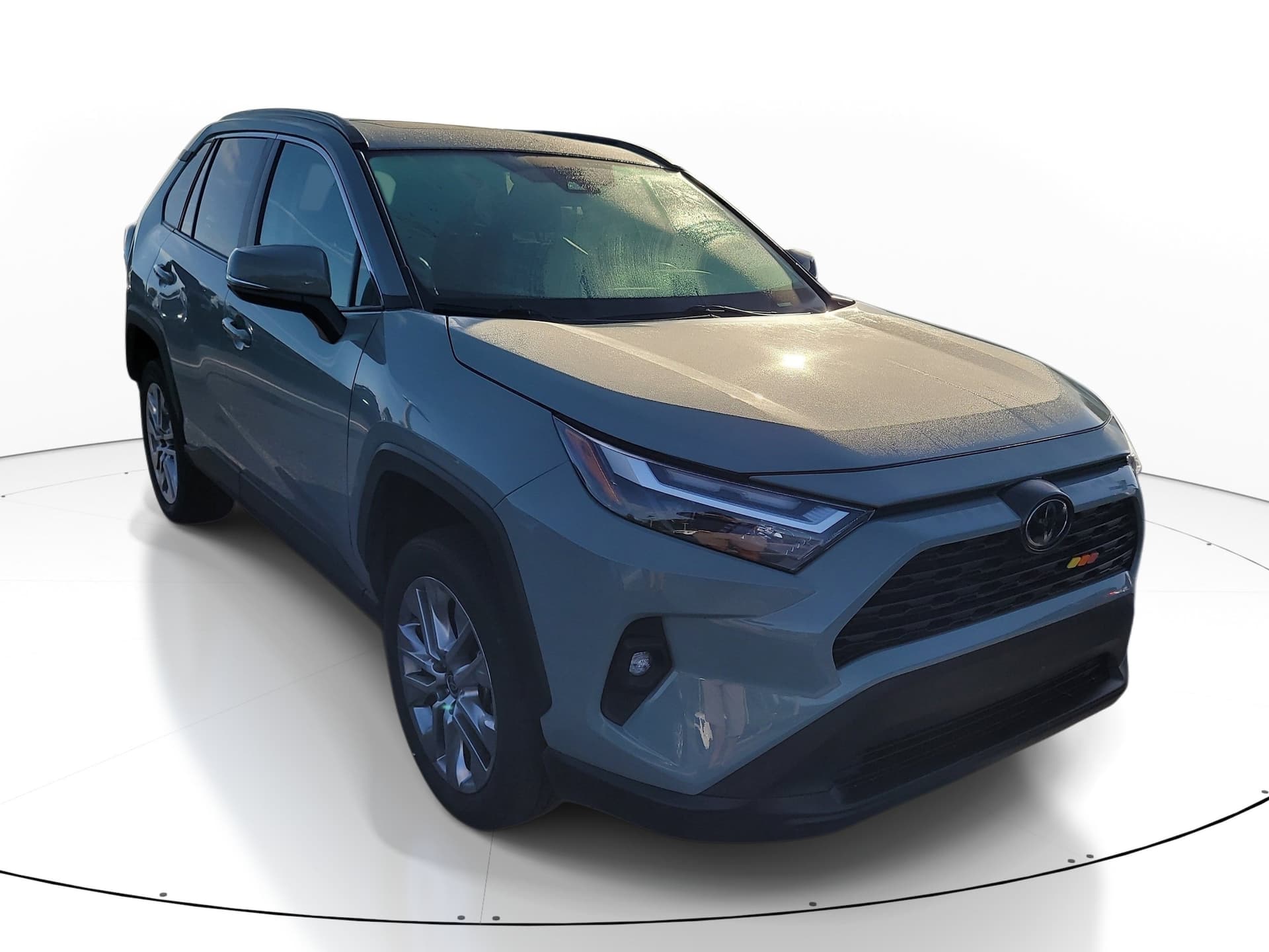 2023 Toyota RAV4 XLE Premium — photo 1 of 10