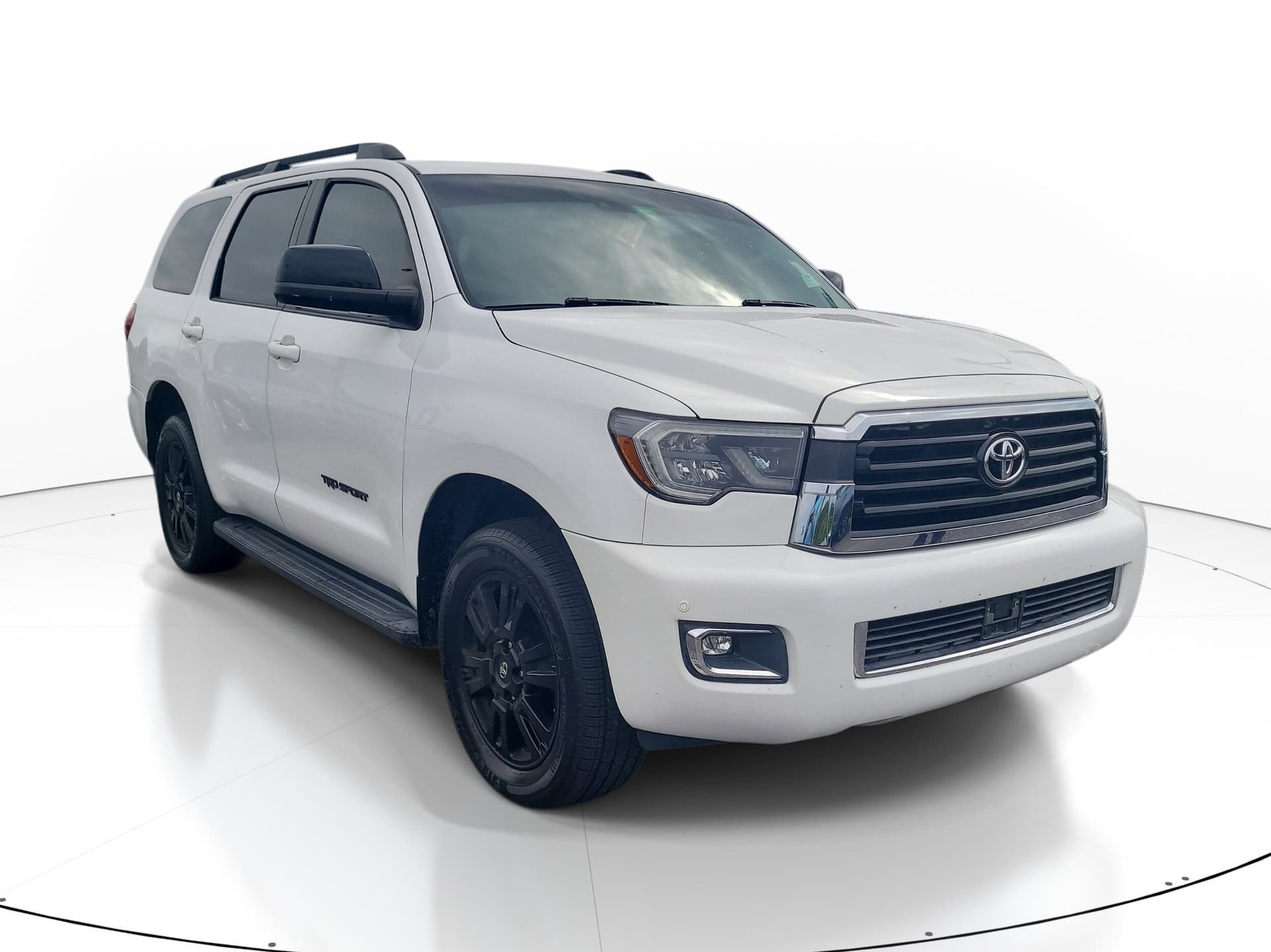 2019 Toyota Sequoia SR5 — photo 1 of 10